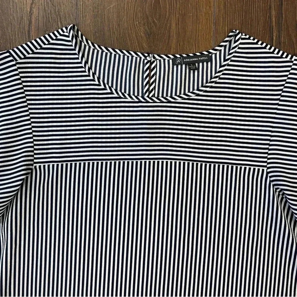 Adrianna papell black striped blouse SZ LG - Picture 2 of 4